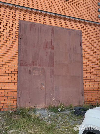 Ворота гаражные металлические калитка распашная