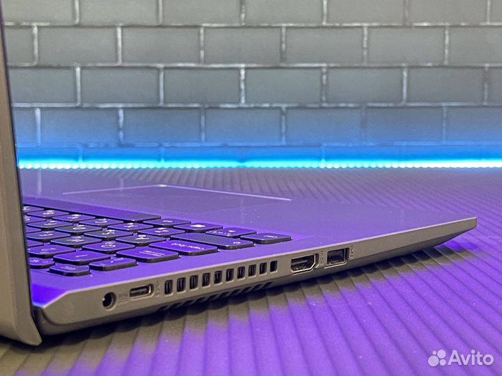 Ноутбук Asus i3/8GB/256SSD