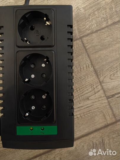 Стабилизатор напряжения APC Line-R LS1500-RS