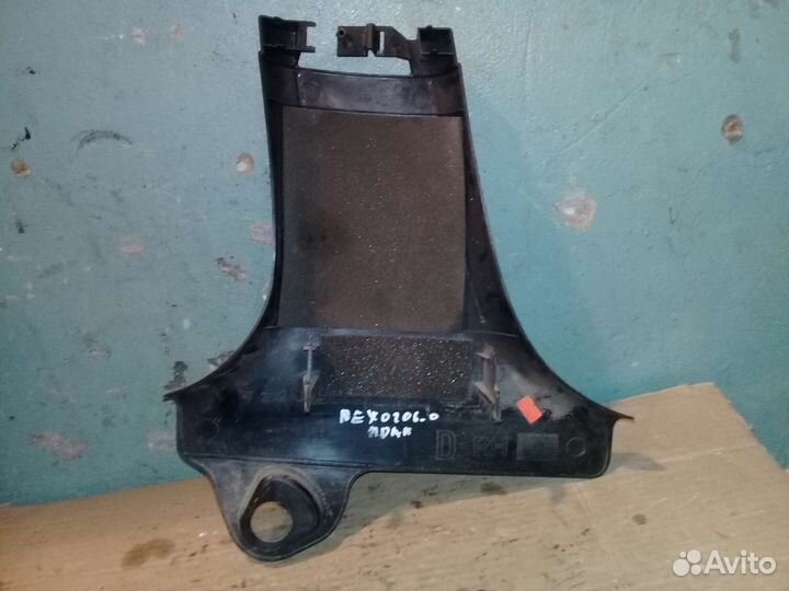 Накладка правая нижняя средний стойки Peugeot 206