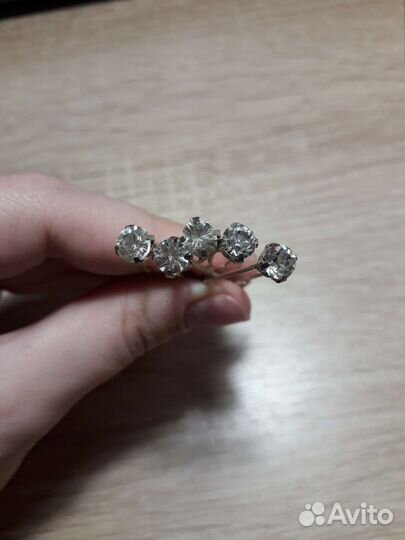 Заколки и шпильки для волос