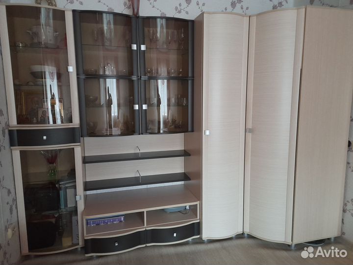 Шкаф стенка