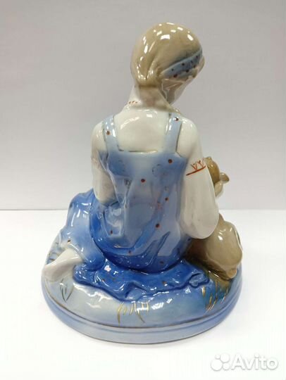 Статуэтка Аленушка с козленком