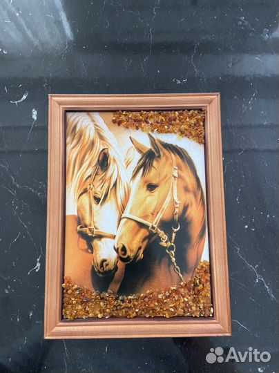 Еартина из янтаря