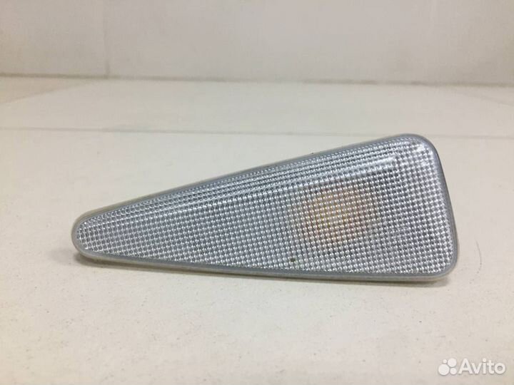 Повторитель на крыло Renault Sandero 2009-2014