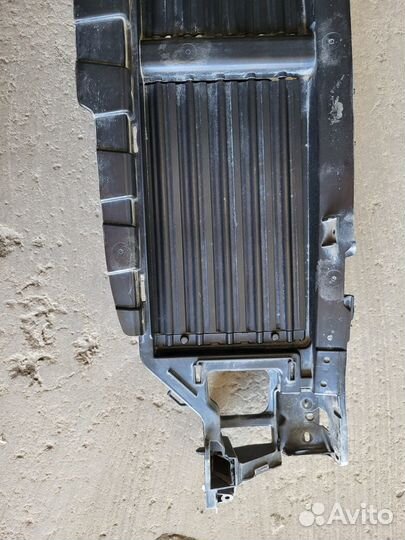 Дефлектор верхней жалюзи Volvo