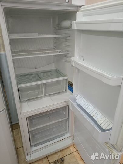Холодильник б/у Indesit SB 15040
