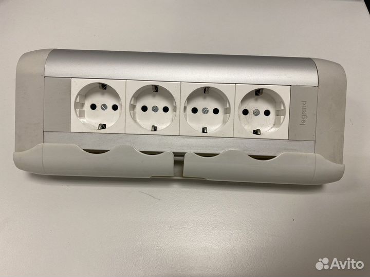 Настольный розеточный блок Legrand 053591