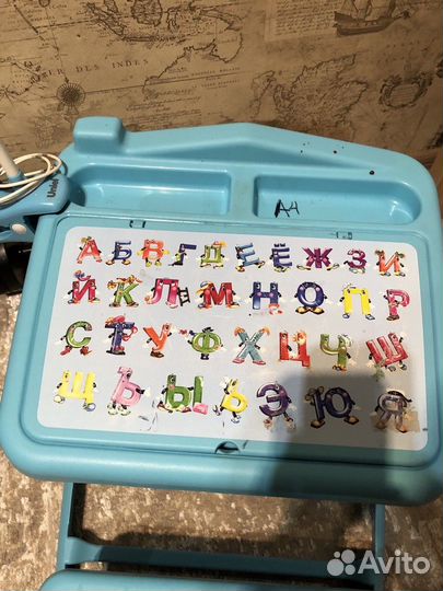 Пластиковый стол парта