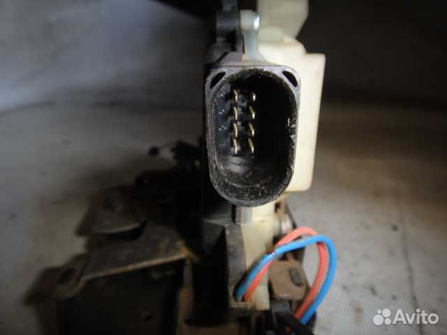 Замок двери Golf 4 (97-03) / Octavia Tour (96-11) / Passat B5 (97-05) /Jetta 4 пер R 8 контактов б\у