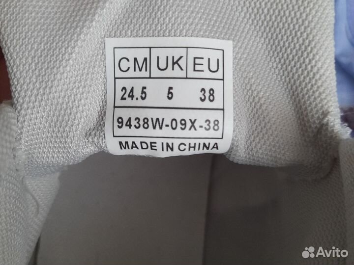 Кроссовки женские 38 размер новые