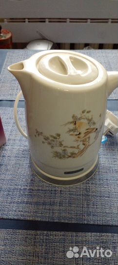 Чайник электрический новый белый