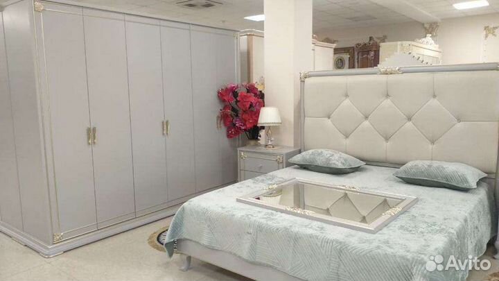 Спальный гарнитур новый