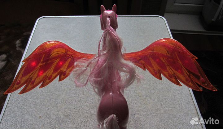 Лошадь-пегас музыкальная