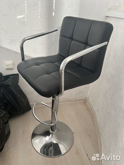 Барный стул для мастера визажиста/бровиста