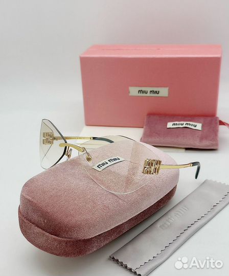 Солнцезащитные очки женские Miu Miu