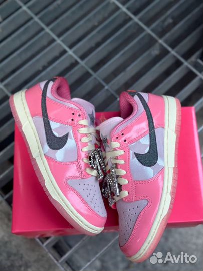 Nike Dunk Low Barbie