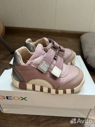 Кроссовки Geox