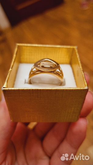 Золотое кольцо женское