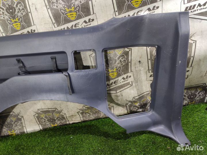 Обшивка багажника задняя правая Toyota Land