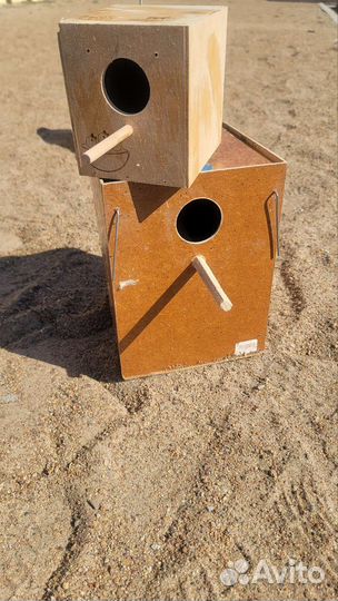 Домики для клеточных птиц. Попугаев, канареек