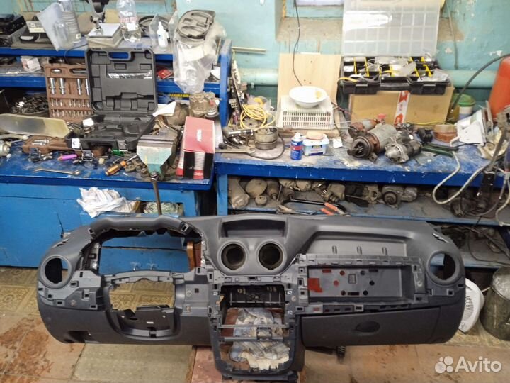 Торпедо renault Duster дорестайл