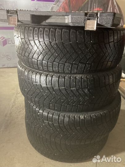 Pirelli Carrier 225/65 R17