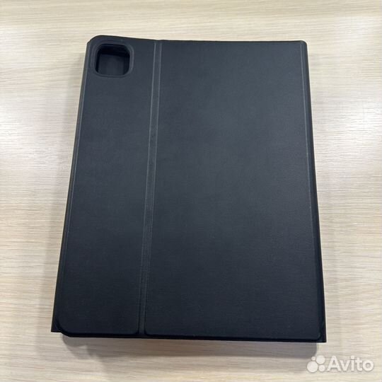 Клавиатура и чехол на iPad pro 11