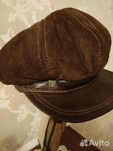 Кепка женская замшевая с кожаным козырьком