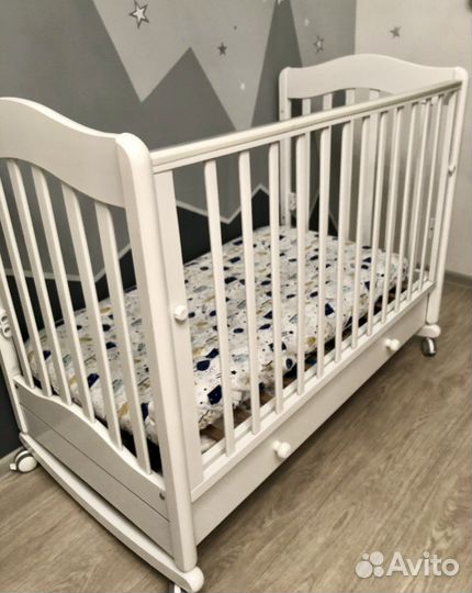 Детская кроватка