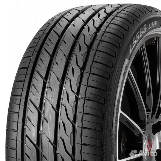 Landsail LS588 UHP 215/60 R16 95V