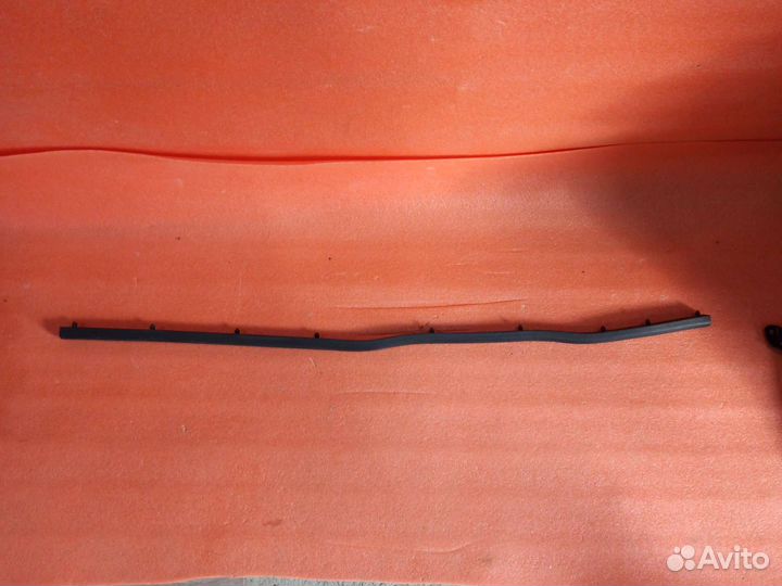 Уплотнитель капота Kia optima 3 TF