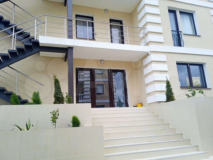 Комната 20 м² в 6-к., 1/3 эт.