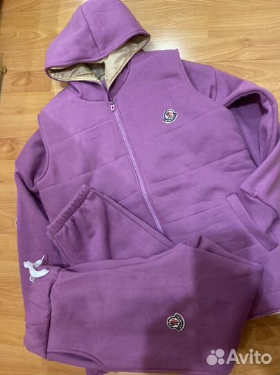 Женский спортивный костюм тройка