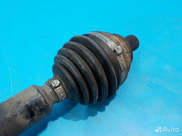 Привод колеса передний правый skoda Octavia A5 (1Z