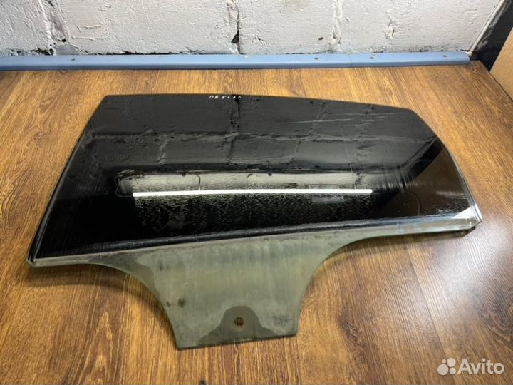 Стекло двери заднее левое Volkswagen Passat B5+