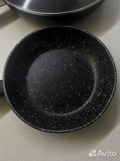 Сковороды 2 шт