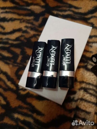 Помада для губ.Помада жидкая долго держится