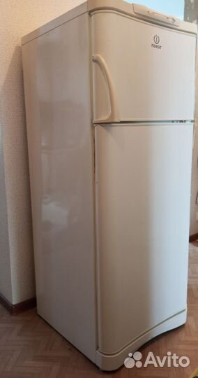 Холодильник indesit