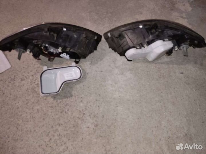 Фара на мерседес 639