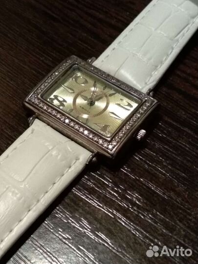 Серебряные часы Ника с фианитами