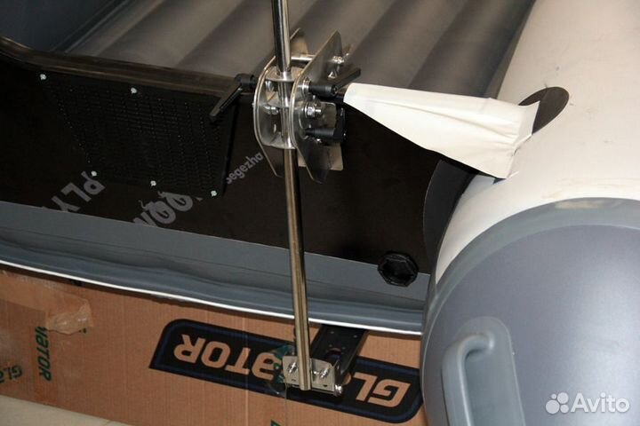 Струбцина крепления датчика эхолота поворотная