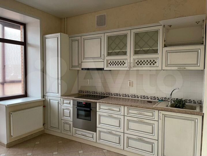 2-к. квартира, 55 м², 1/3 эт.