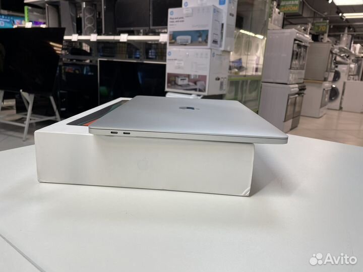 Ноутбук Apple MacBook Pro 16 32gb 8tb