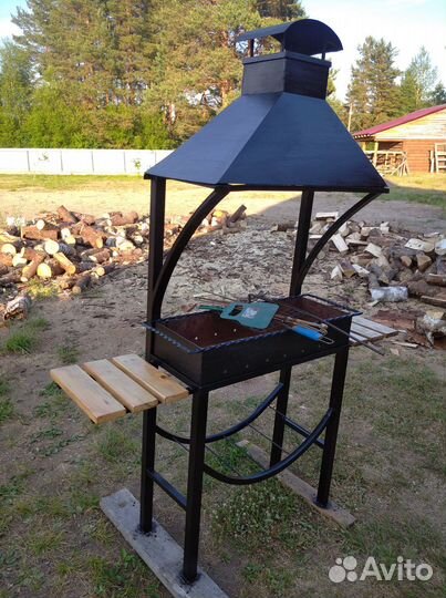 Мангал с крышей