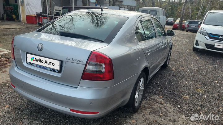 Skoda Octavia 1.6 AT, 2010, 223 000 км