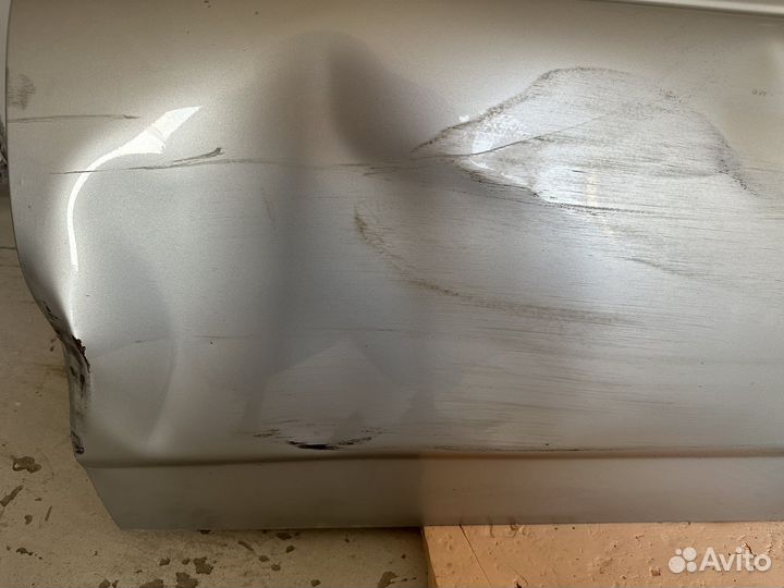 Дверь левая передняя priora