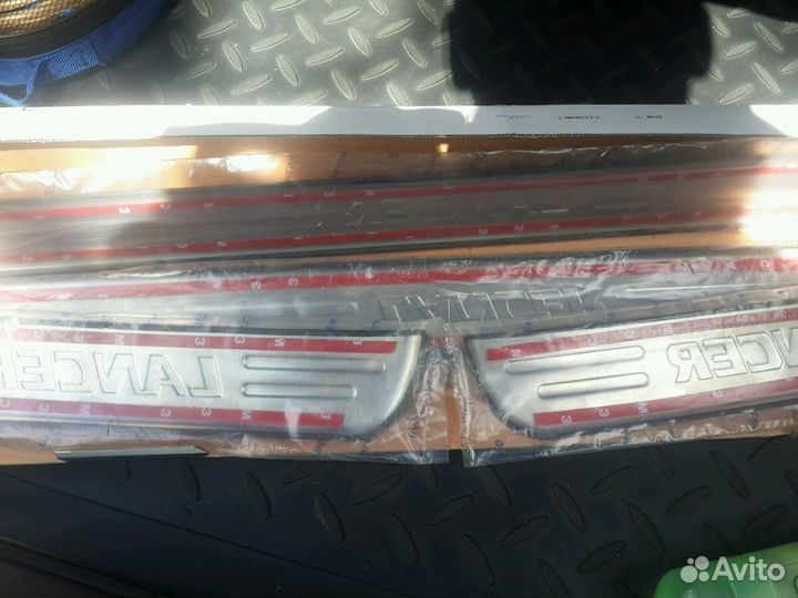 Накладки на пороги Mitsubishi Lancer