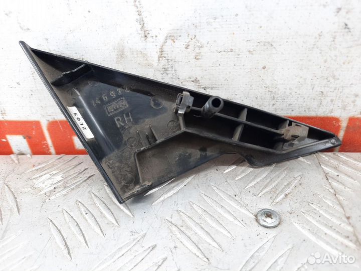 Уголок зеркала правый Мазда Атенза GG