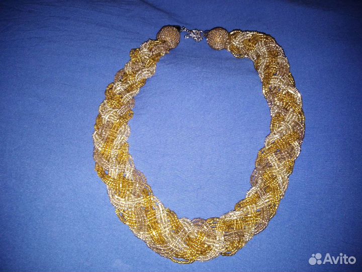 Колье из бисера